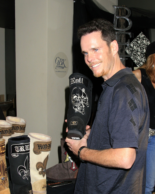 Free Shipping on Koolaburra Boots For Men from unusualthreads.citymax.com